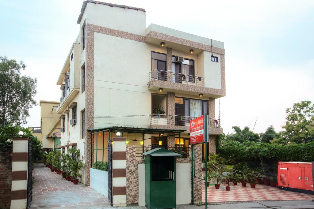 Oyo 10425 Queens Pearl Inn Dehradun Bagian luar foto