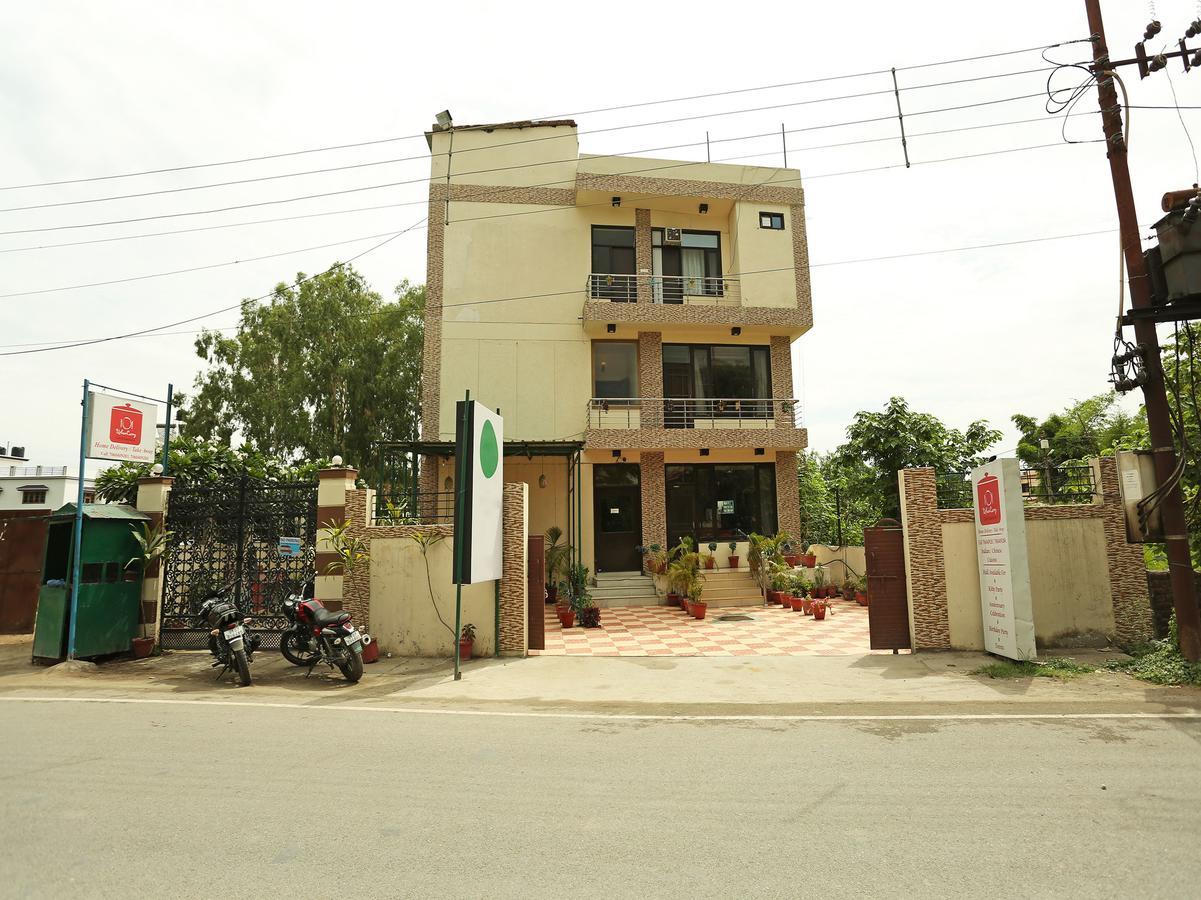 Oyo 10425 Queens Pearl Inn Dehradun Bagian luar foto
