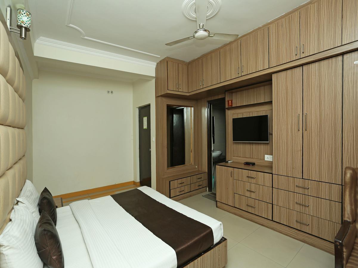 Oyo 10425 Queens Pearl Inn Dehradun Bagian luar foto